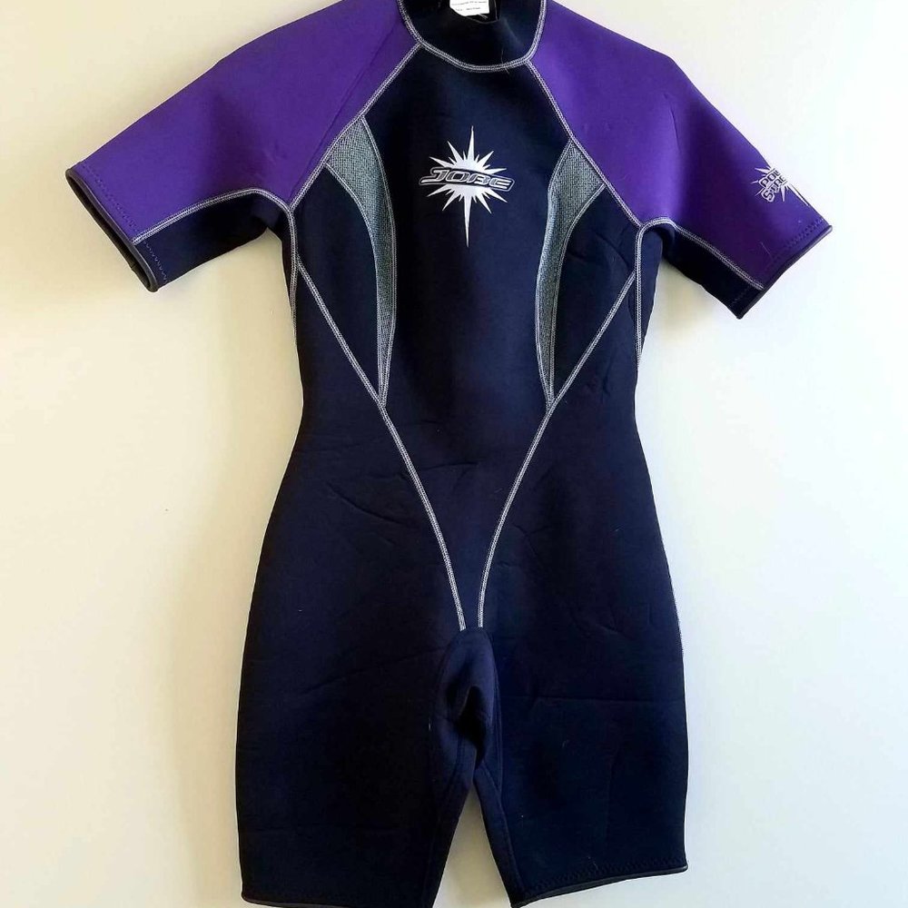 Women's Short-Sleeve One-Piece Wetsuit in Purple and Black - Performance Fit